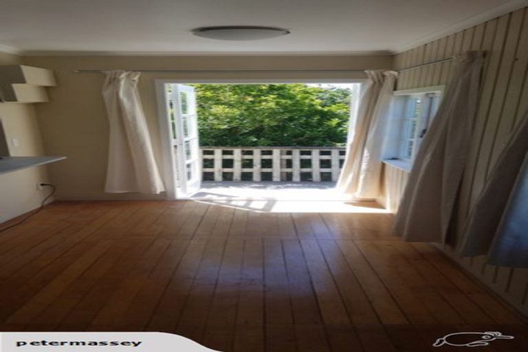 Photo of property in 9 Rangitoto Terrace, Milford, Auckland, 0620