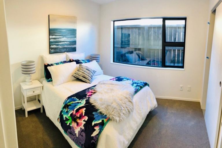 Photo of property in 38 Lumbarda Drive, Kumeu, 0810