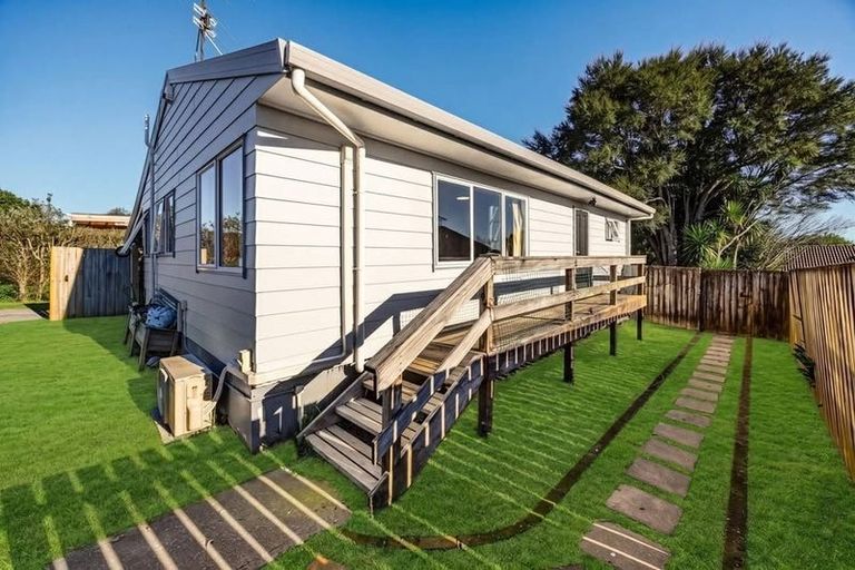 Photo of property in 95 Sykes Road, Weymouth, Auckland, 2103