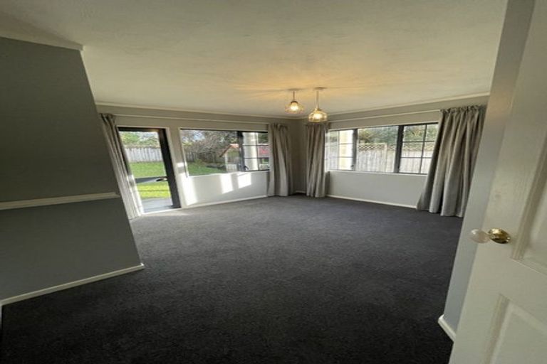 Photo of property in 17 Tokay Place, Huapai, Kumeu, 0810