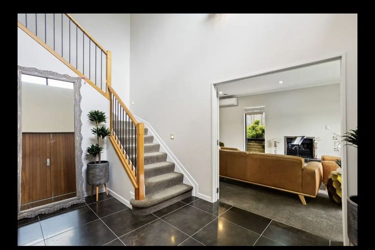 Photo of property in 29 Dressage Lane, Greenhithe, Auckland, 0632