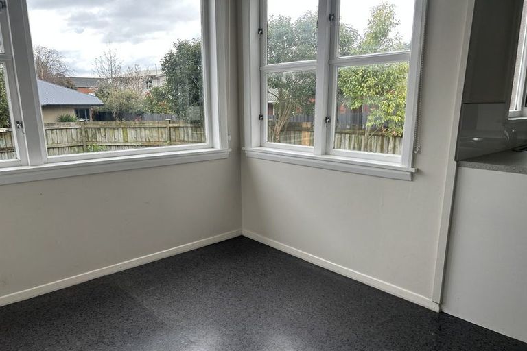 Photo of property in 18 Franklin Avenue, Hokowhitu, Palmerston North, 4410