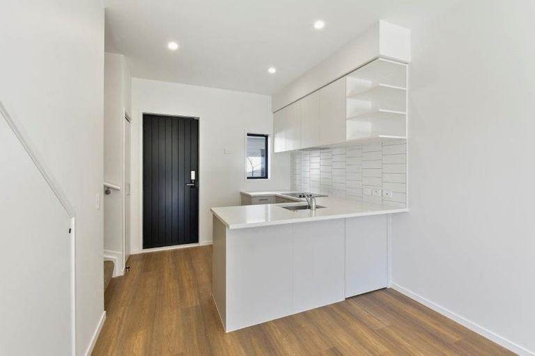 Photo of property in 4/47a Huntington Drive, Huntington Park, Auckland, 2013