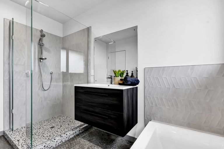 Photo of property in 9b James Drive, Bell Block, New Plymouth, 4312