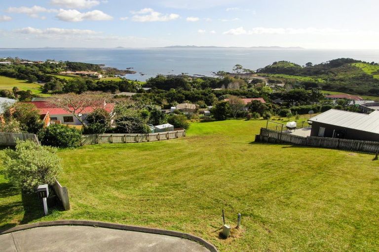 Photo of property in 13 Nancy Wake Place, Cable Bay, 0420