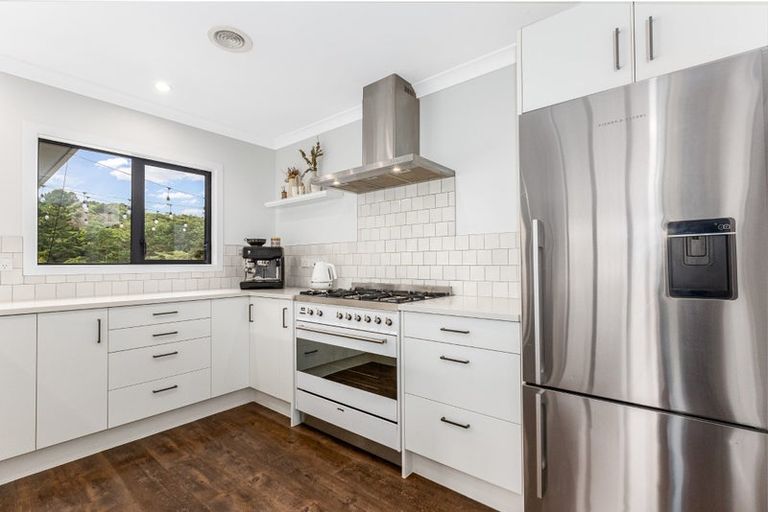 Photo of property in 8 Tararua Close, Aotea, Porirua, 5024