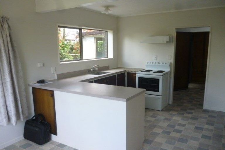 Photo of property in 2/33 Curacao Place, Half Moon Bay, Auckland, 2012