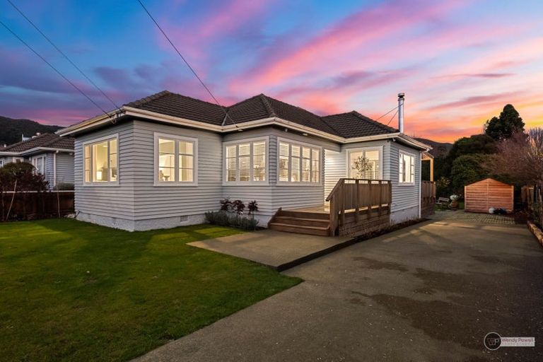 Photo of property in 40 Porutu Street, Fairfield, Lower Hutt, 5011