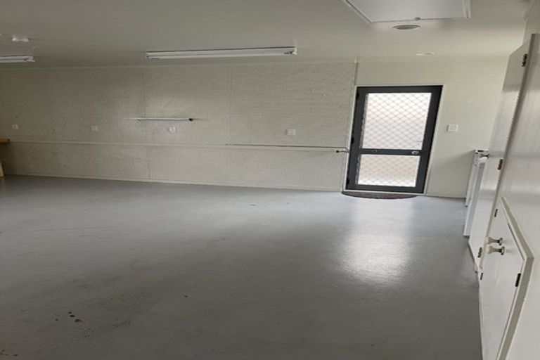 Photo of property in 5 Breenagh Place, Massey, Auckland, 0614