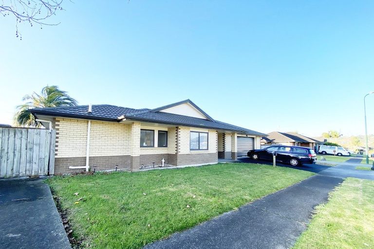 Photo of property in 33 Belcoo Crescent, East Tamaki, Auckland, 2013