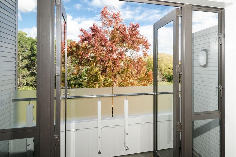 Photo of property in 12b/30 Westward Ho, Glen Eden, Auckland, 0602