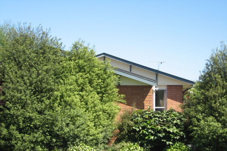 Photo of property in 25 Denniston Crescent, Redwood, Christchurch, 8051