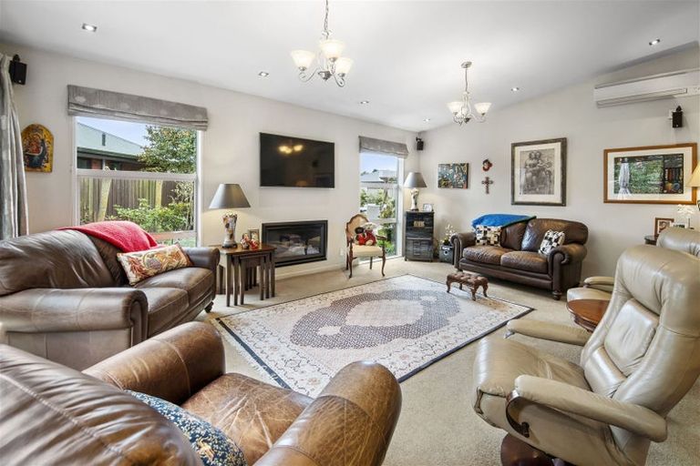 Photo of property in 6 Federer Lane, Bishopdale, Christchurch, 8053