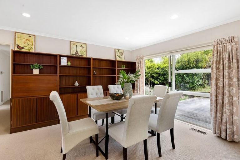 Photo of property in 11 Arirang Rise, Pinehill, Auckland, 0632