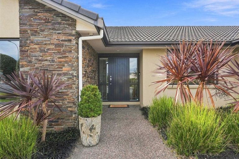 Photo of property in 2 Flavell Drive, Orewa, 0931