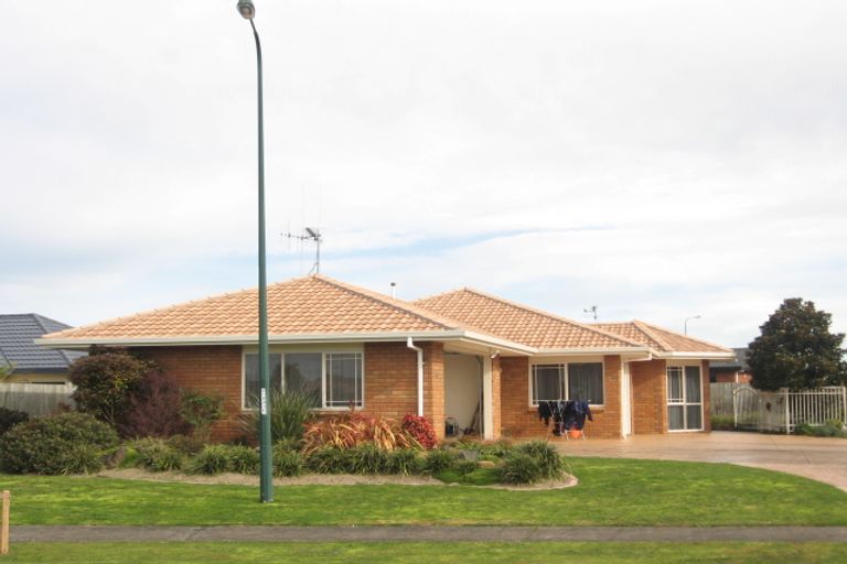 Photo of property in 13 Blairgowrie Place, Rototuna North, Hamilton, 3210