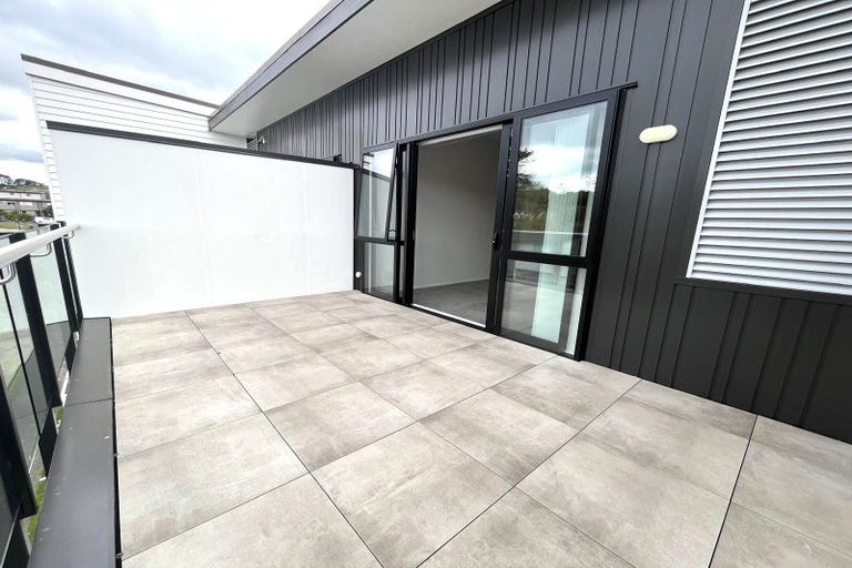 Photo of property in 17/11 Carlos Drive, Flat Bush, Auckland, 2016