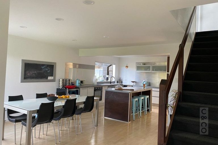 Photo of property in 206 Waitakere Road, Waitakere, Henderson, 0782