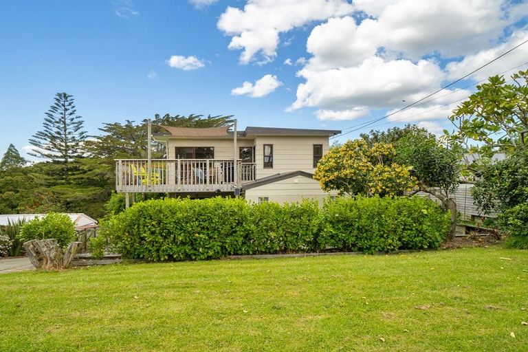 Photo of property in 16 Okura River Road, Okura, Albany, 0792