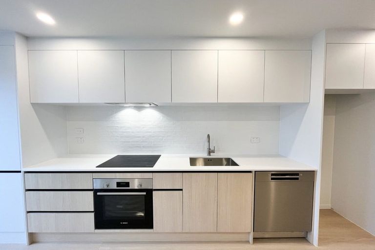 Photo of property in 17/9 Aeroview Drive, Beach Haven, Auckland, 0626