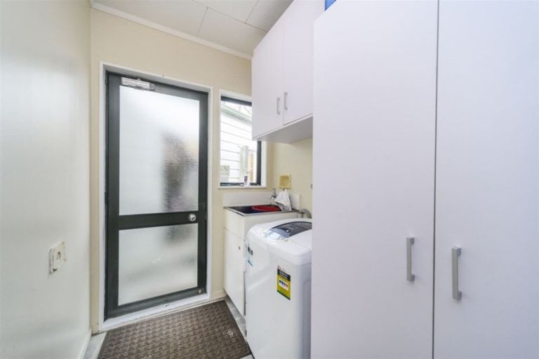 Photo of property in 19 Ashton Place, Highbury, Palmerston North, 4412