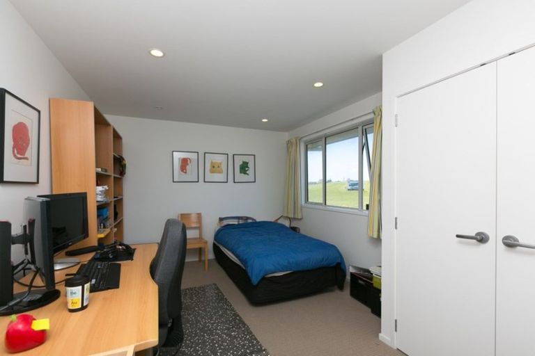 Photo of property in 17 Links Drive, Waiwhakaiho, New Plymouth, 4312