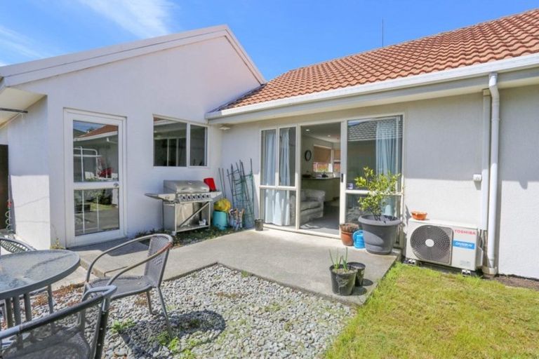 Photo of property in 4/2 Broadbent Street, Riccarton, Christchurch, 8041
