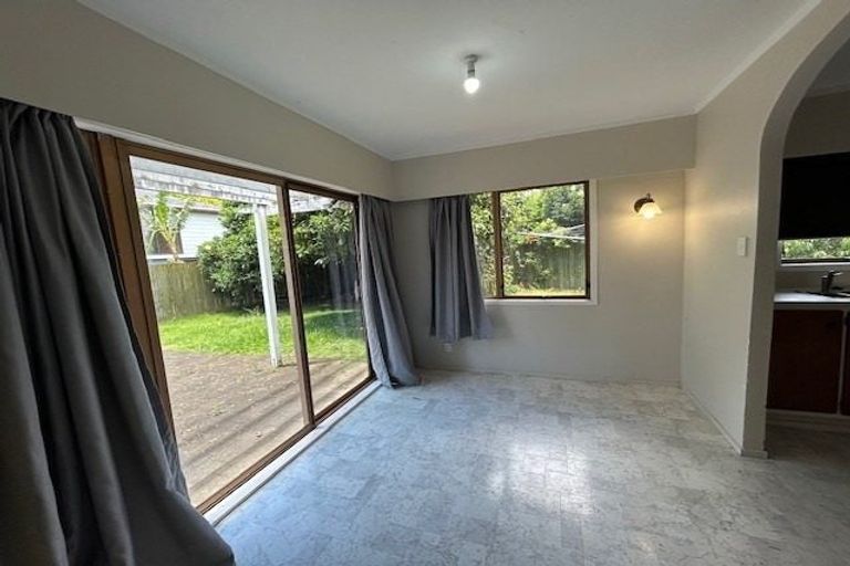 Photo of property in 1 Justamere Place, Weymouth, Auckland, 2103
