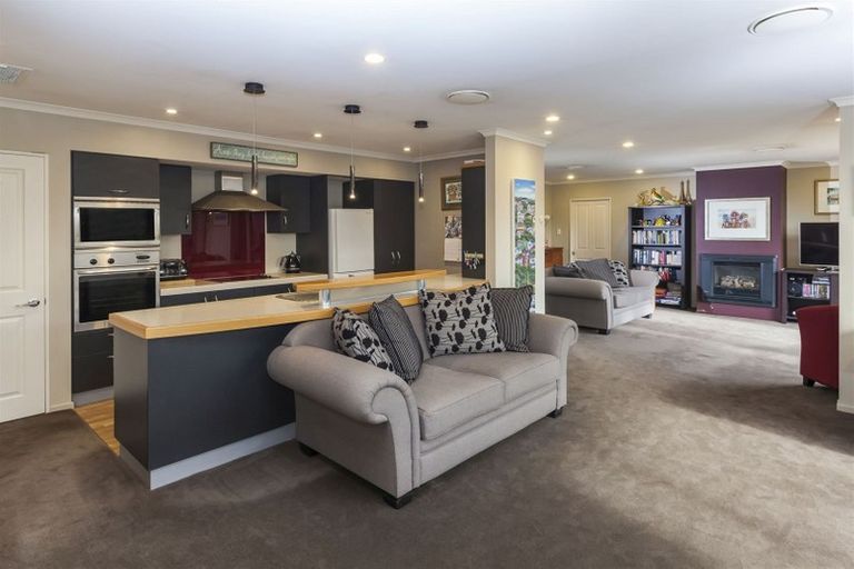 Photo of property in 5 Village Lane, Halswell, Christchurch, 8025