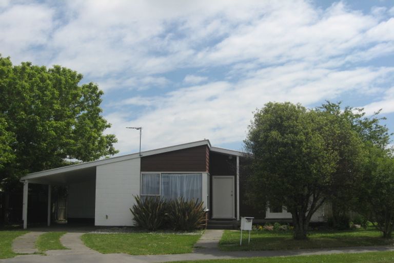 Photo of property in 1 Ian Place, Bishopdale, Christchurch, 8053
