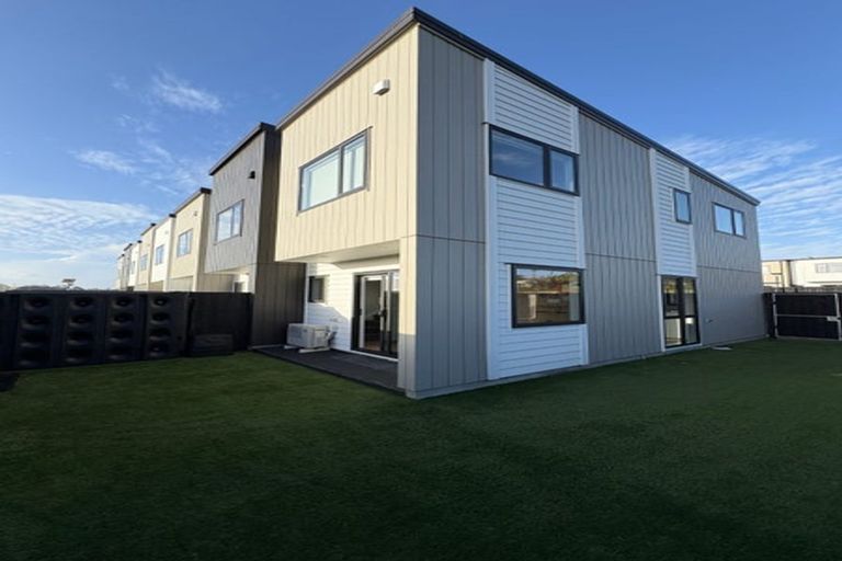 Photo of property in 5/48 Moire Road, Massey, Auckland, 0614