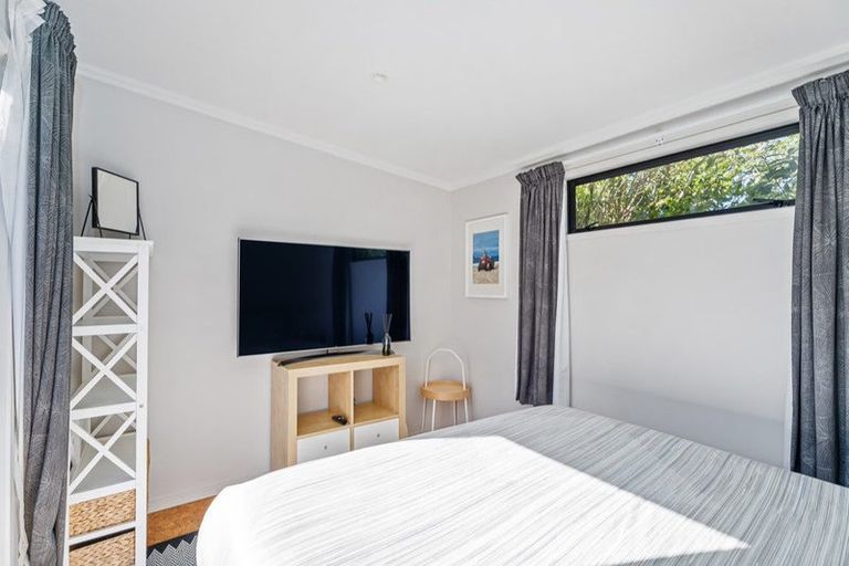 Photo of property in 10 Voyager Place, Cooks Beach, Whitianga, 3591