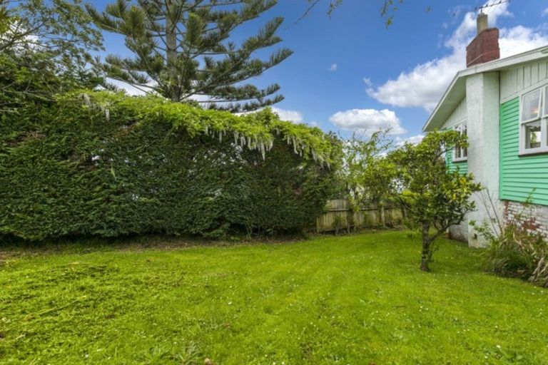 Photo of property in 11 Roband Avenue, Glenfield, Auckland, 0629