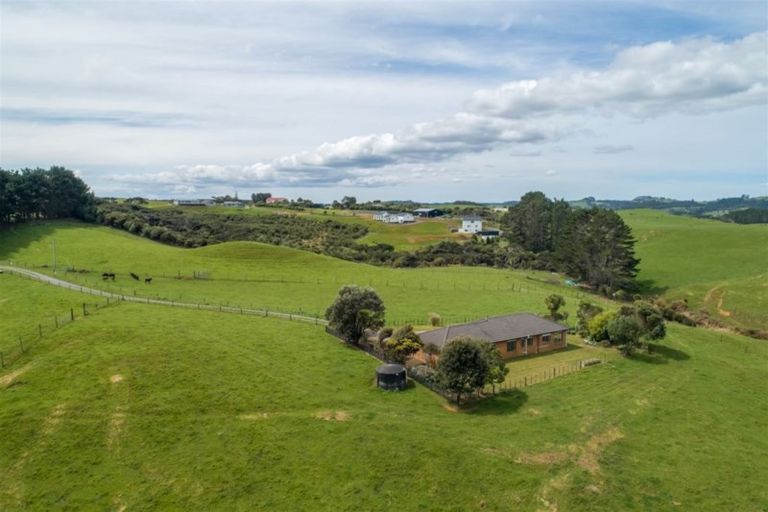 Photo of property in 94 Oaia Road, Muriwai, Waimauku, 0881