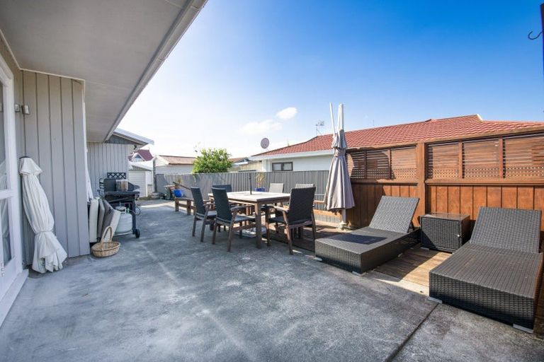 Photo of property in 1 Holyrood Street, Taradale, Napier, 4112