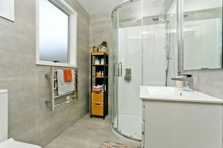 Photo of property in 1/48 Spinella Drive, Bayview, Auckland, 0629