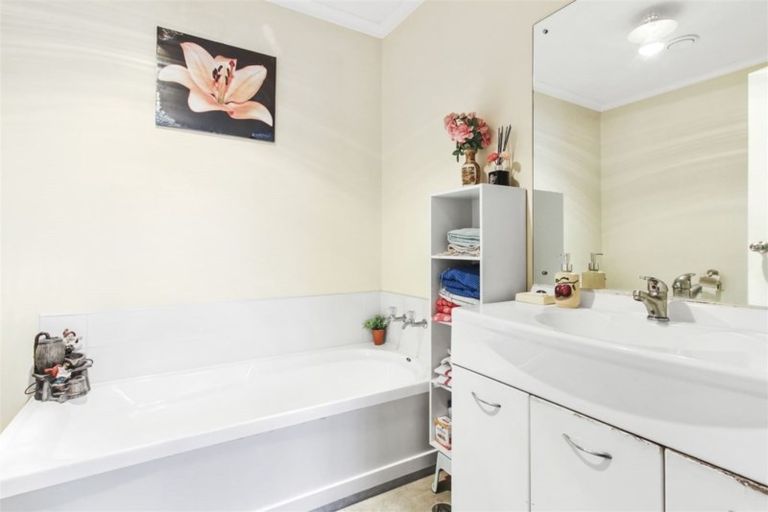 Photo of property in 45 Pooks Road, Ranui, Auckland, 0612