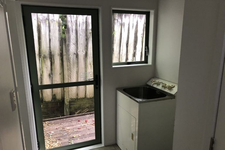 Photo of property in 12a Midgley Road, West Harbour, Auckland, 0618