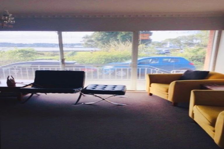 Photo of property in 1/3 Kiwi Esplanade, Mangere Bridge, Auckland, 2022