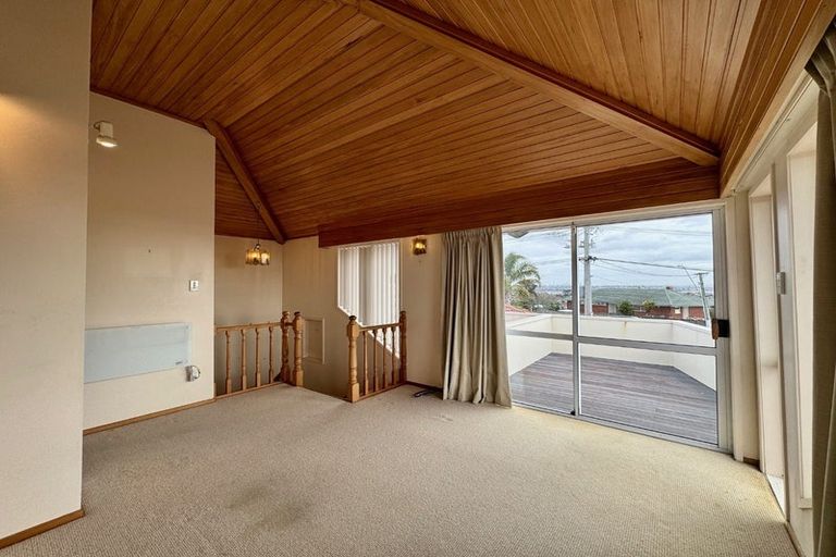 Photo of property in 107 Bleakhouse Road, Mellons Bay, Auckland, 2014