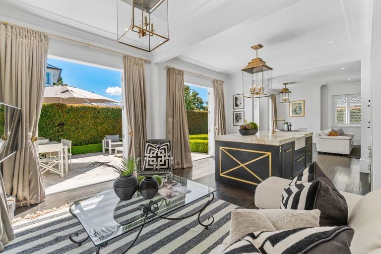 Photo of property in 8a Burwood Crescent, Remuera, Auckland, 1050