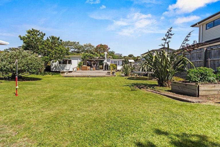Photo of property in 39 Tiromoana Road, Raumati South, Paraparaumu, 5032