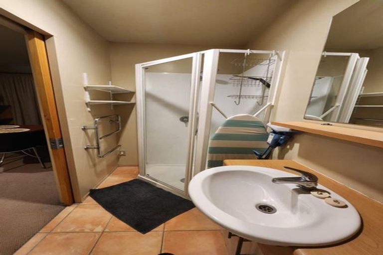 Photo of property in Atrium Apartments, 2i/154 The Terrace, Wellington Central, Wellington, 6011