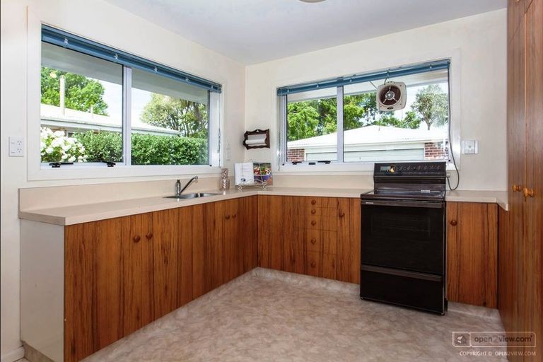 Photo of property in 42 Grahams Road, Ilam, Christchurch, 8041