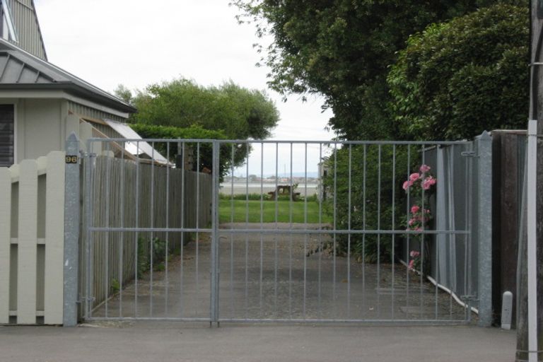 Photo of property in 96 Beachville Road, Redcliffs, Christchurch, 8081