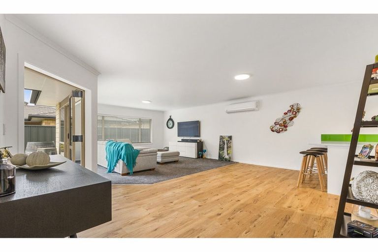 Photo of property in 33/64 Kawaha Point Road, Kawaha Point, Rotorua, 3010