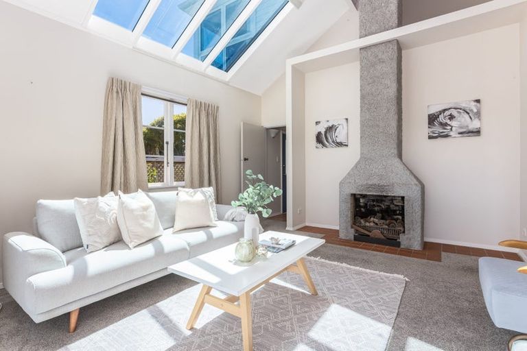 Photo of property in 20a Steyne Avenue, Plimmerton, Porirua, 5026