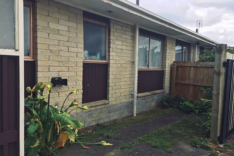 Photo of property in 1/6 Priestley Drive, Bucklands Beach, Auckland, 2014