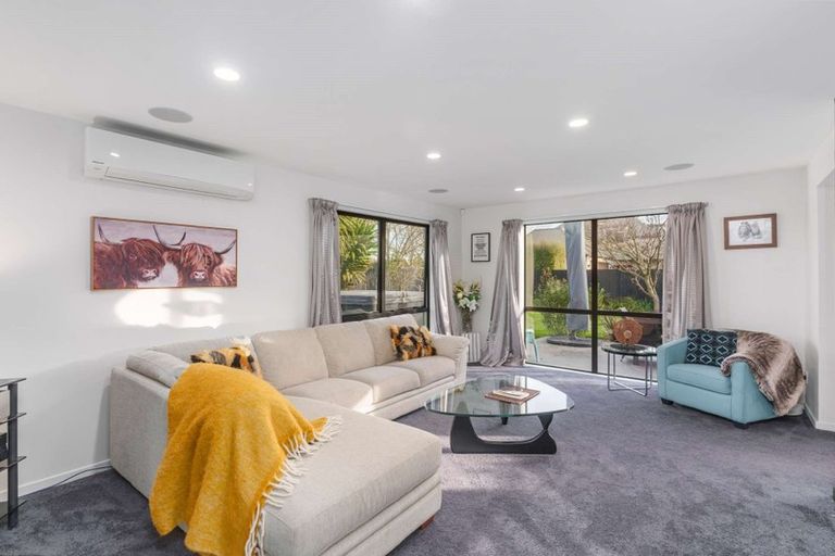 Photo of property in 66 Regency Crescent, Redwood, Christchurch, 8051