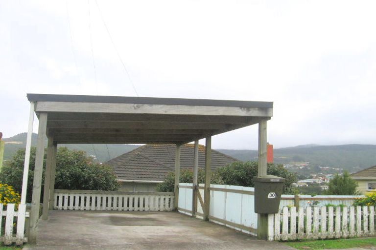 Photo of property in 30 Taylor Terrace, Tawa, Wellington, 5028
